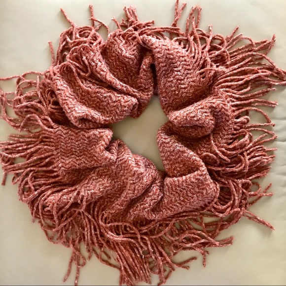 Knit infinity Scarf - Picture 2 of 8